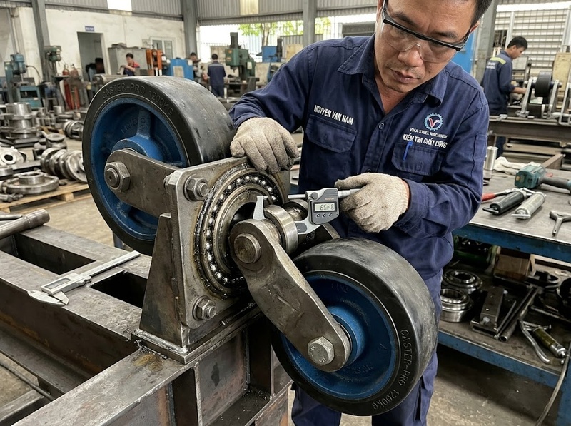 Bánh xe chịu lực 1 tấn cần đáp ứng kết cấu và điều kiện gì?